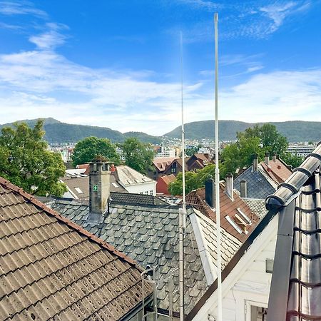 View To Bryggen - Renovated Dec 24 - Historic Cobblestone Street Leilighet Bergen Eksteriør bilde