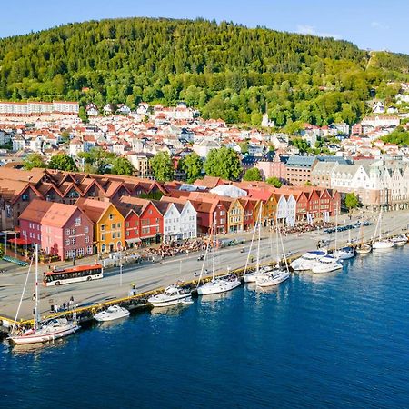 View To Bryggen - Renovated Dec 24 - Historic Cobblestone Street Leilighet Bergen Eksteriør bilde