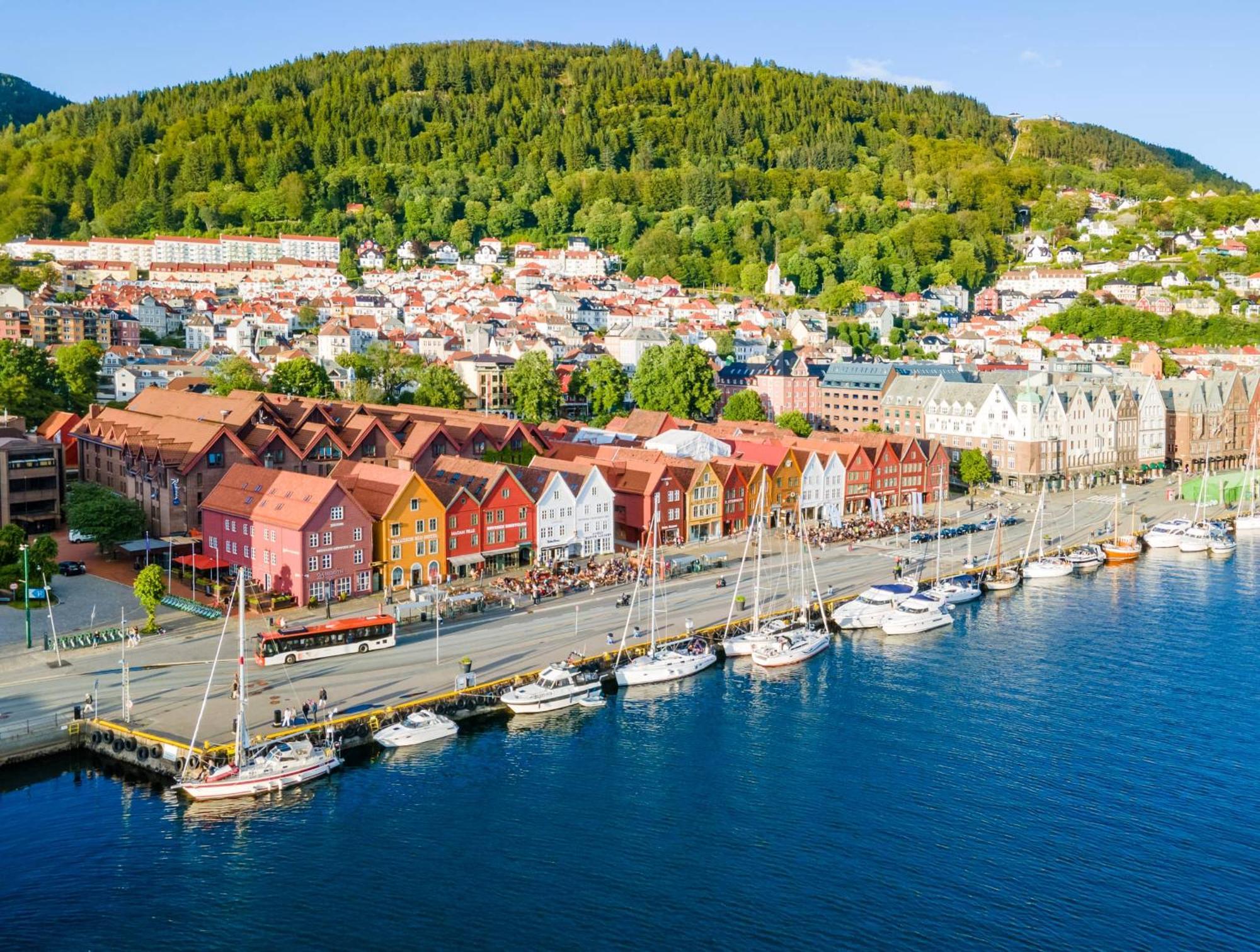 View To Bryggen - Renovated Dec 24 - Historic Cobblestone Street Leilighet Bergen Eksteriør bilde